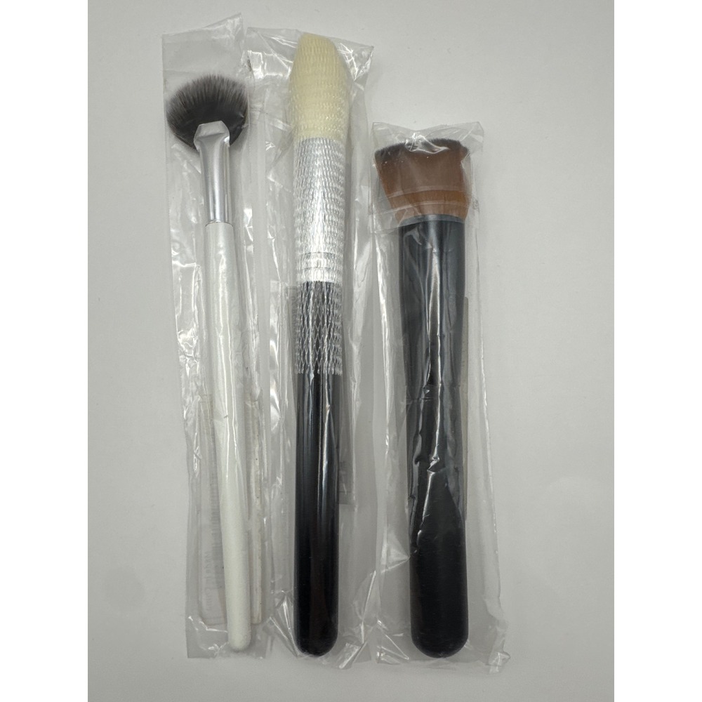 Professional Makeup Brushโ Set 3 Piece Foundation Powder Blush Applicator Tools